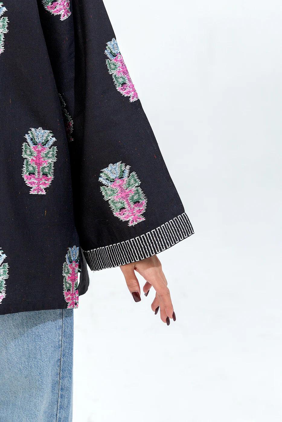 EMBROIDERED KHADDAR SHIRT (PRET) - Image 5