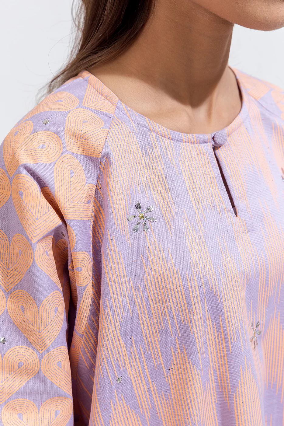 2 PIECE PRINTED KHADDAR SUIT (PRET) - Image 5