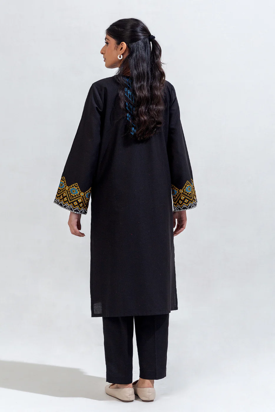 2 PIECE EMBROIDERED KHADDAR SUIT (PRET) - Image 5