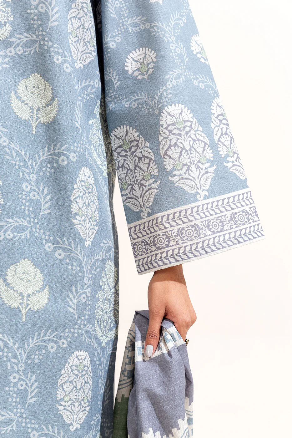 3 PIECE PRINTED KHADDAR SUIT-ARCTIC GRACE (UNSTITCHED) - Image 6