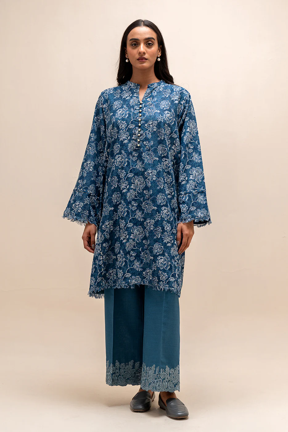 2 PIECE EMBROIDERED KHADDAR SUIT-SERENE BLUE (UNSTITCHED) - Image 2