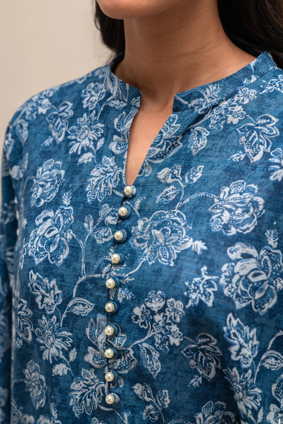 2 PIECE EMBROIDERED KHADDAR SUIT-SERENE BLUE (UNSTITCHED) - Image 4