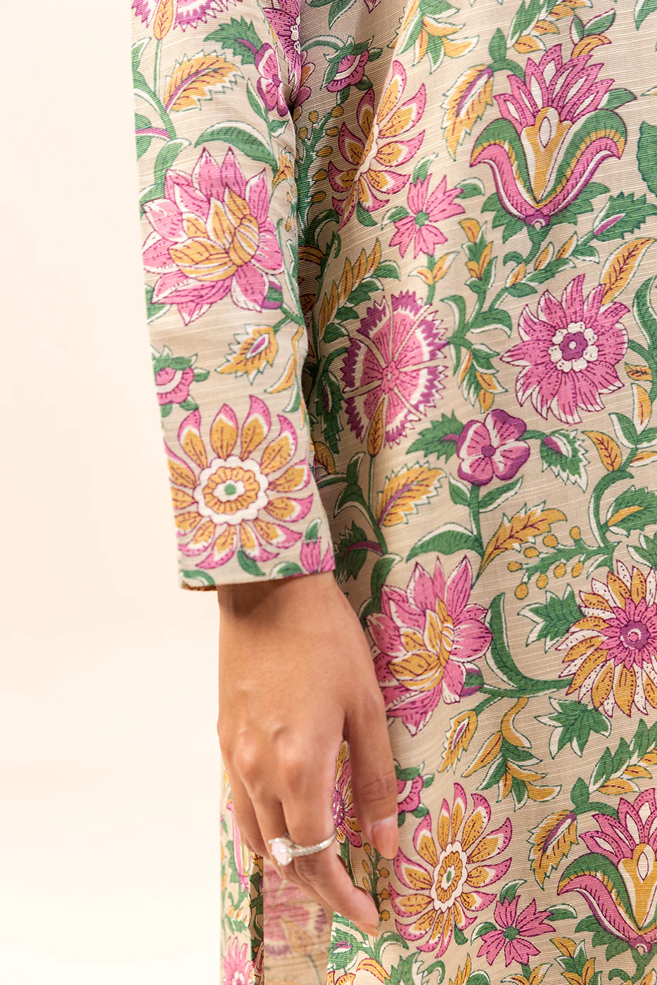 2 PIECE EMBROIDERED KHADDAR SUIT-CELESTIAL ORCHID (UNSTITCHED) - Image 3