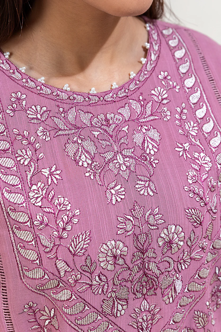 3 PIECE EMBROIDERED KHADDAR SUIT-DUSKY PURPLE (UNSTITCHED) - Image 4