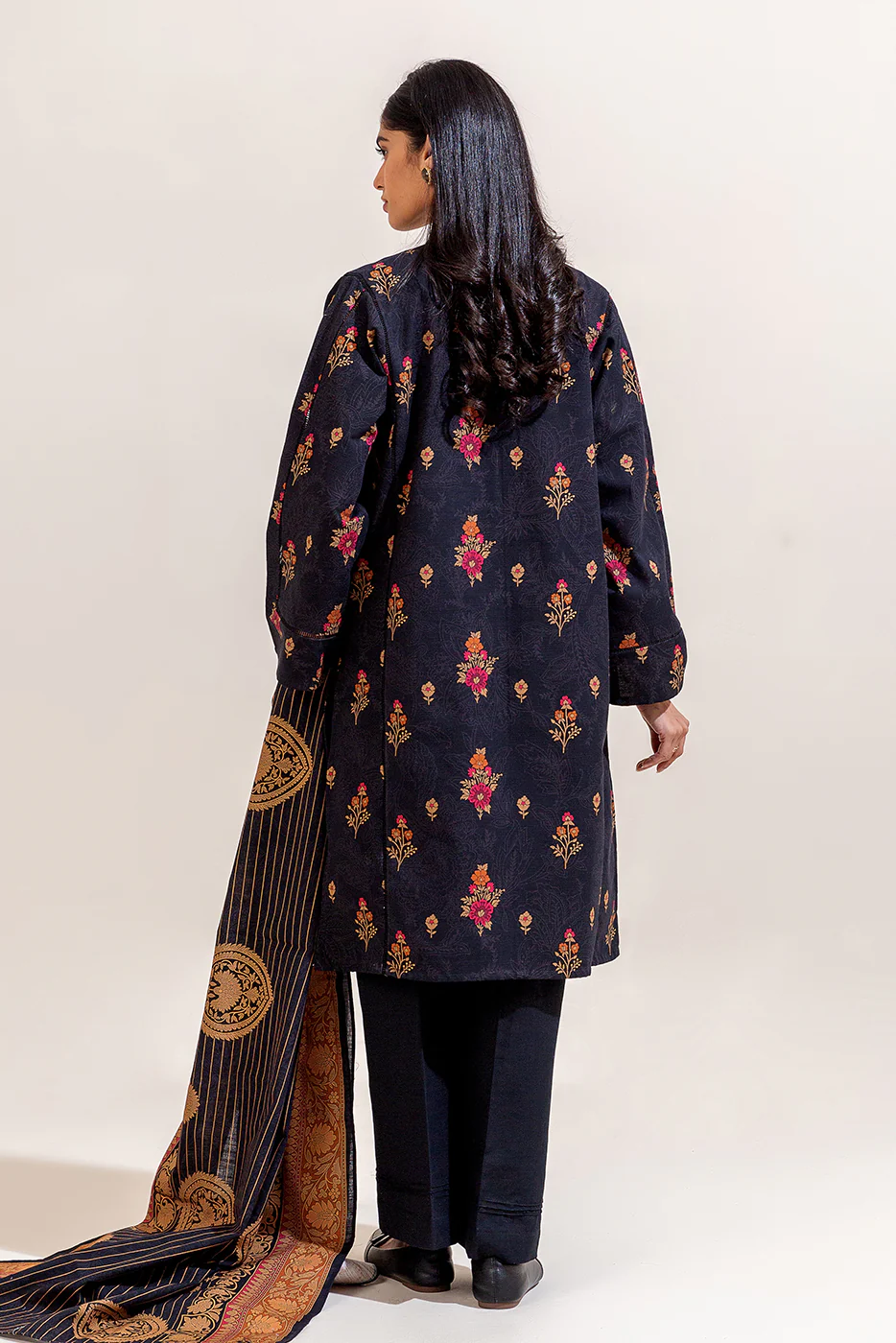 3 PIECE PRINTED KHADDAR SUIT-RAVEN VERVE (UNSTITCHED) - Image 3