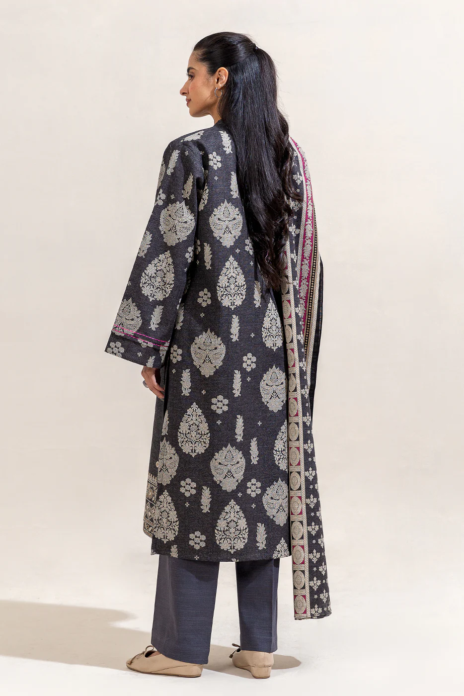 3 PIECE EMBROIDERED KHADDAR SUIT-PITCH GILD (UNSTITCHED) - Image 5