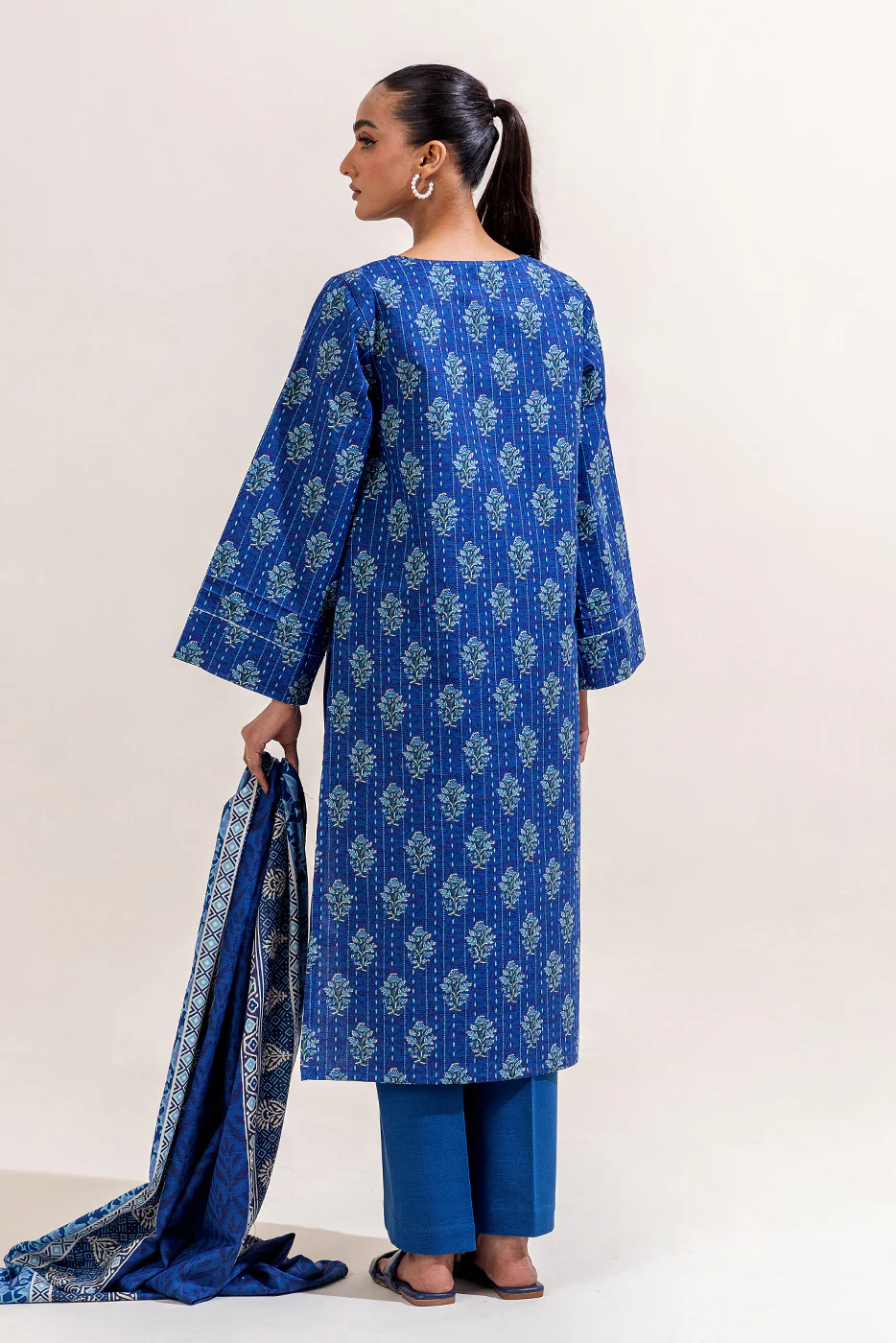 3 PIECE EMBROIDERED KHADDAR SUIT-MYKONOS BLUE (UNSTITCHED) - Image 4