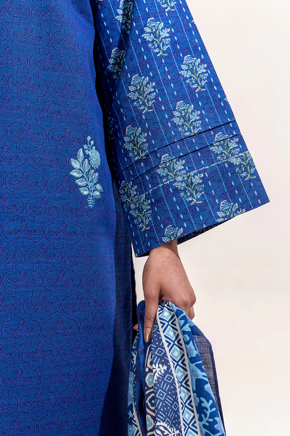 3 PIECE EMBROIDERED KHADDAR SUIT-MYKONOS BLUE (UNSTITCHED) - Image 6