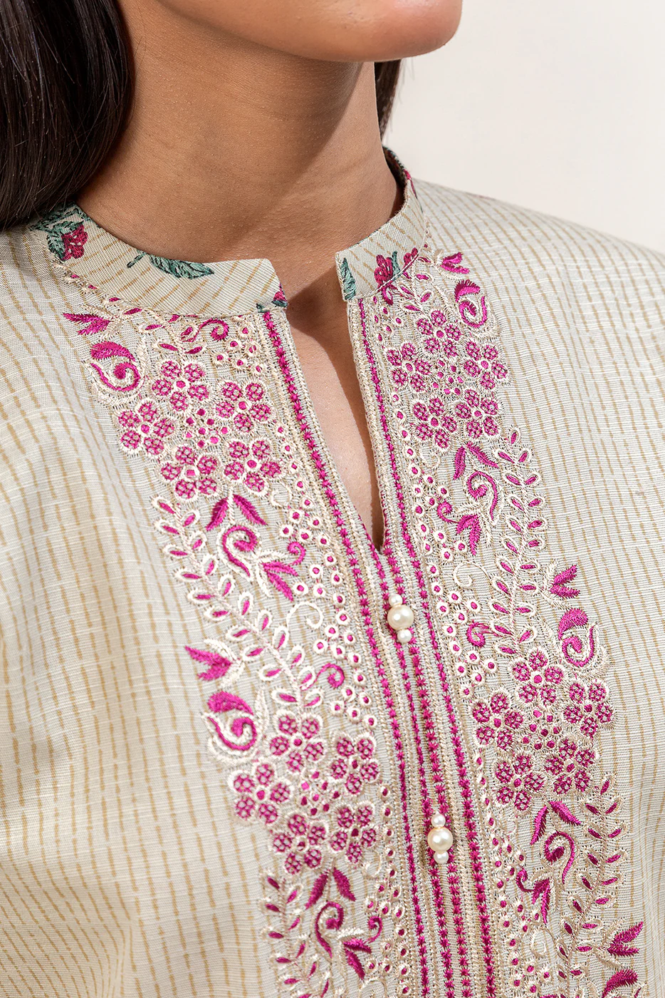 3 PIECE EMBROIDERED KHADDAR SUIT-DIVINE DREAMS (UNSTITCHED) - Image 5
