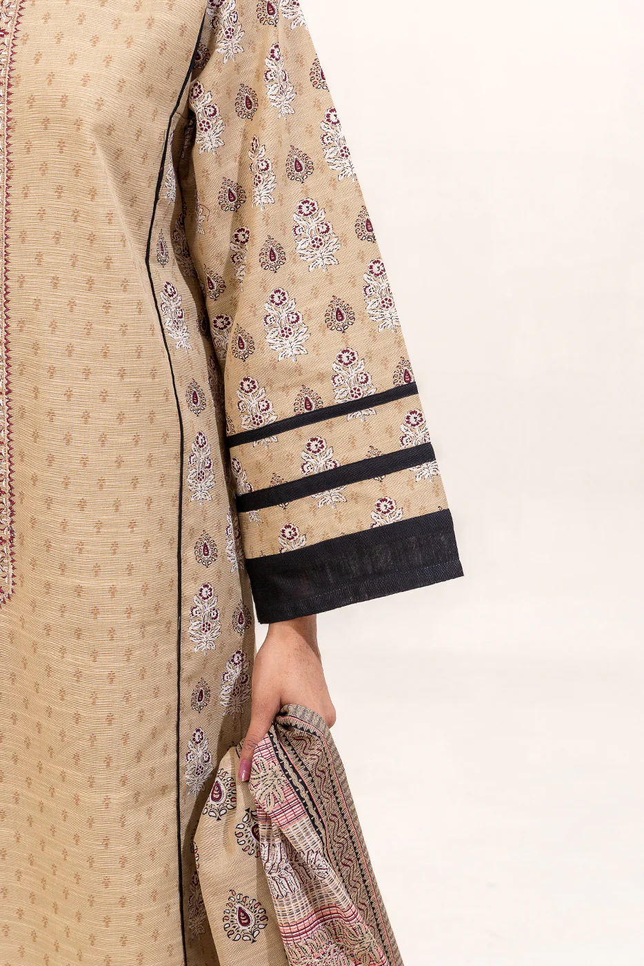 3 PIECE EMBROIDERED KHADDAR SUIT-CREAM GLEAM (UNSTITCHED) - Image 6