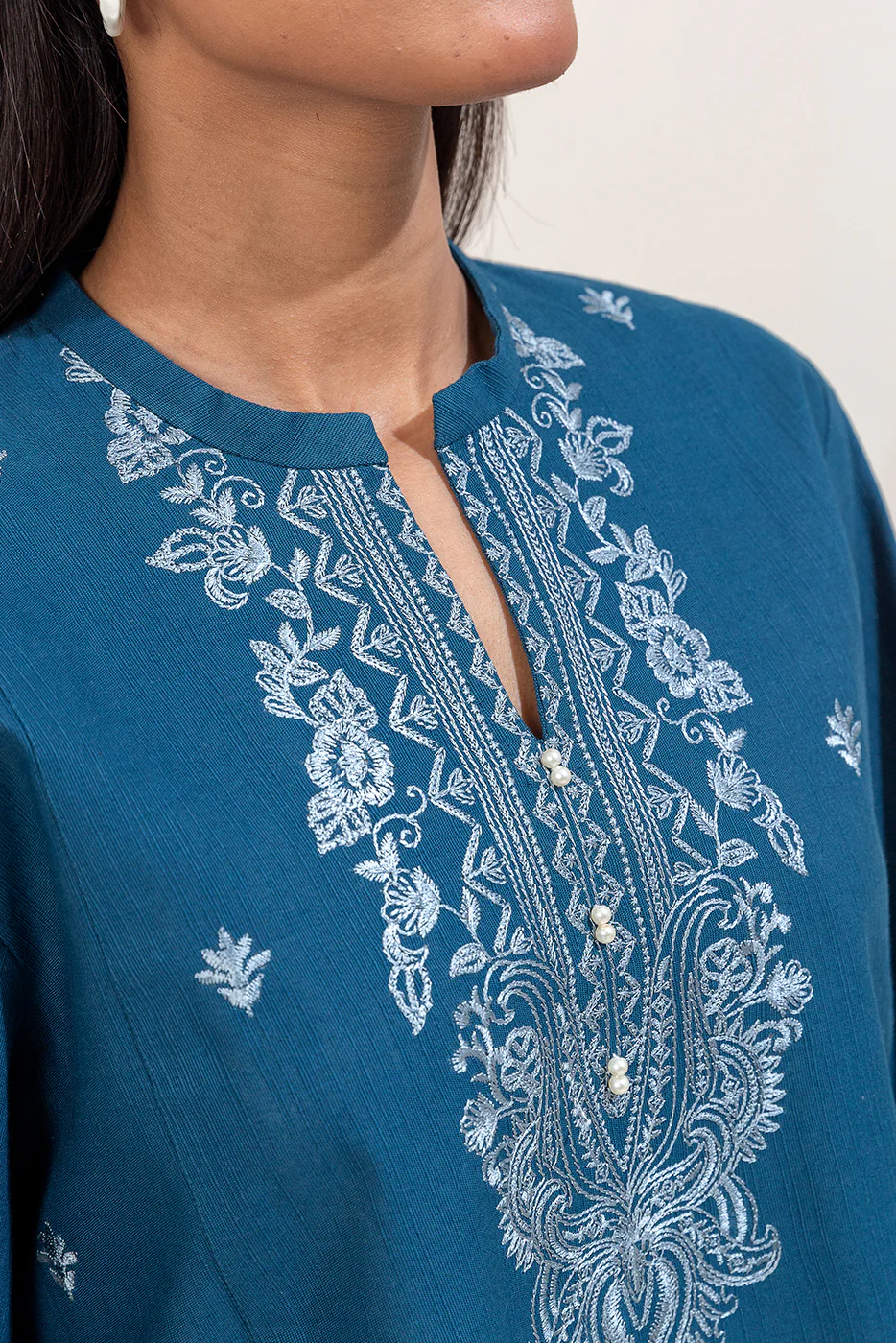 2 PIECE EMBROIDERED KHADDAR SUIT-GARDEN CHARM (UNSTITCHED) - Image 4