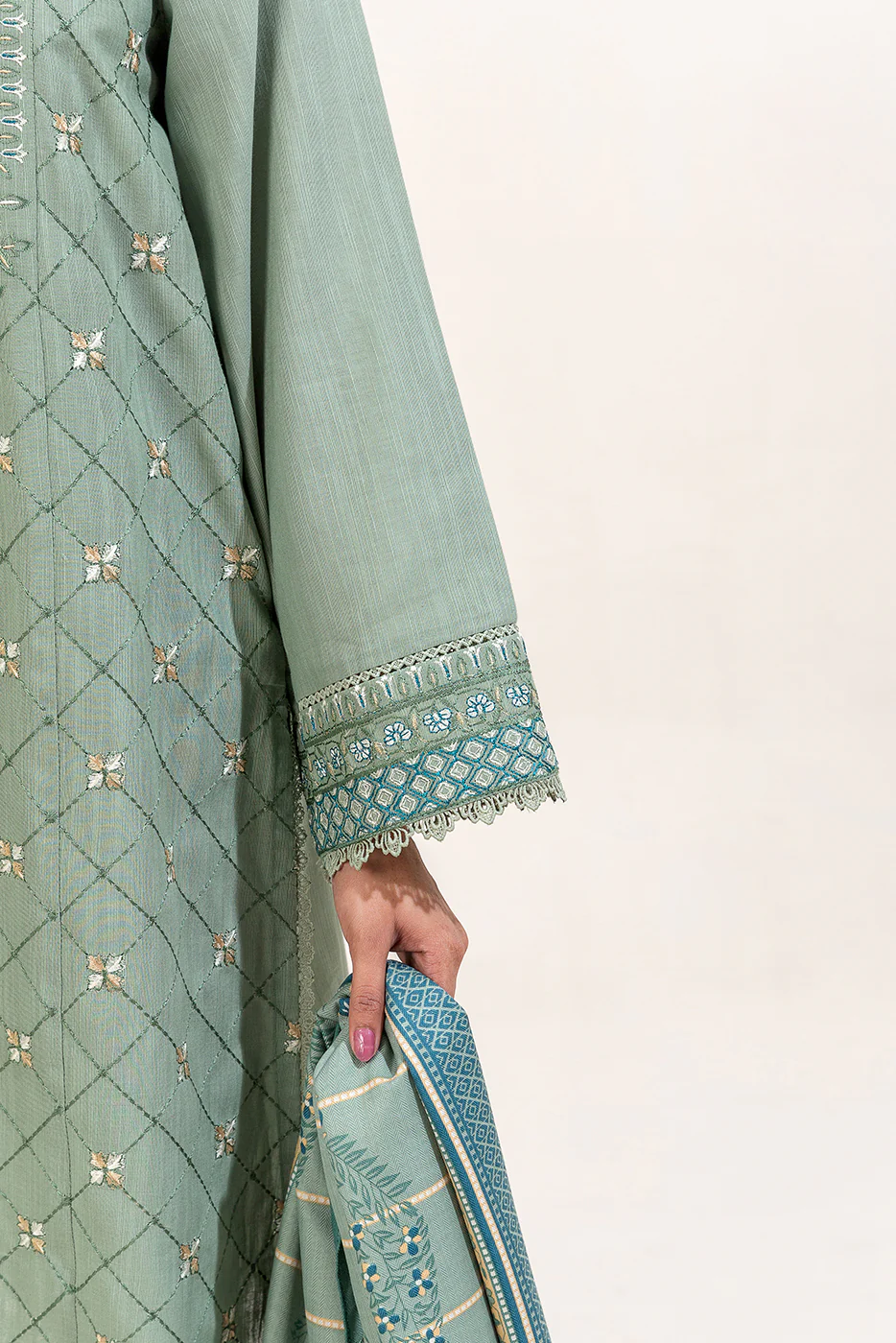 3 PIECE EMBROIDERED KHADDAR SUIT-SAGE HINT (UNSTITCHED) - Image 6