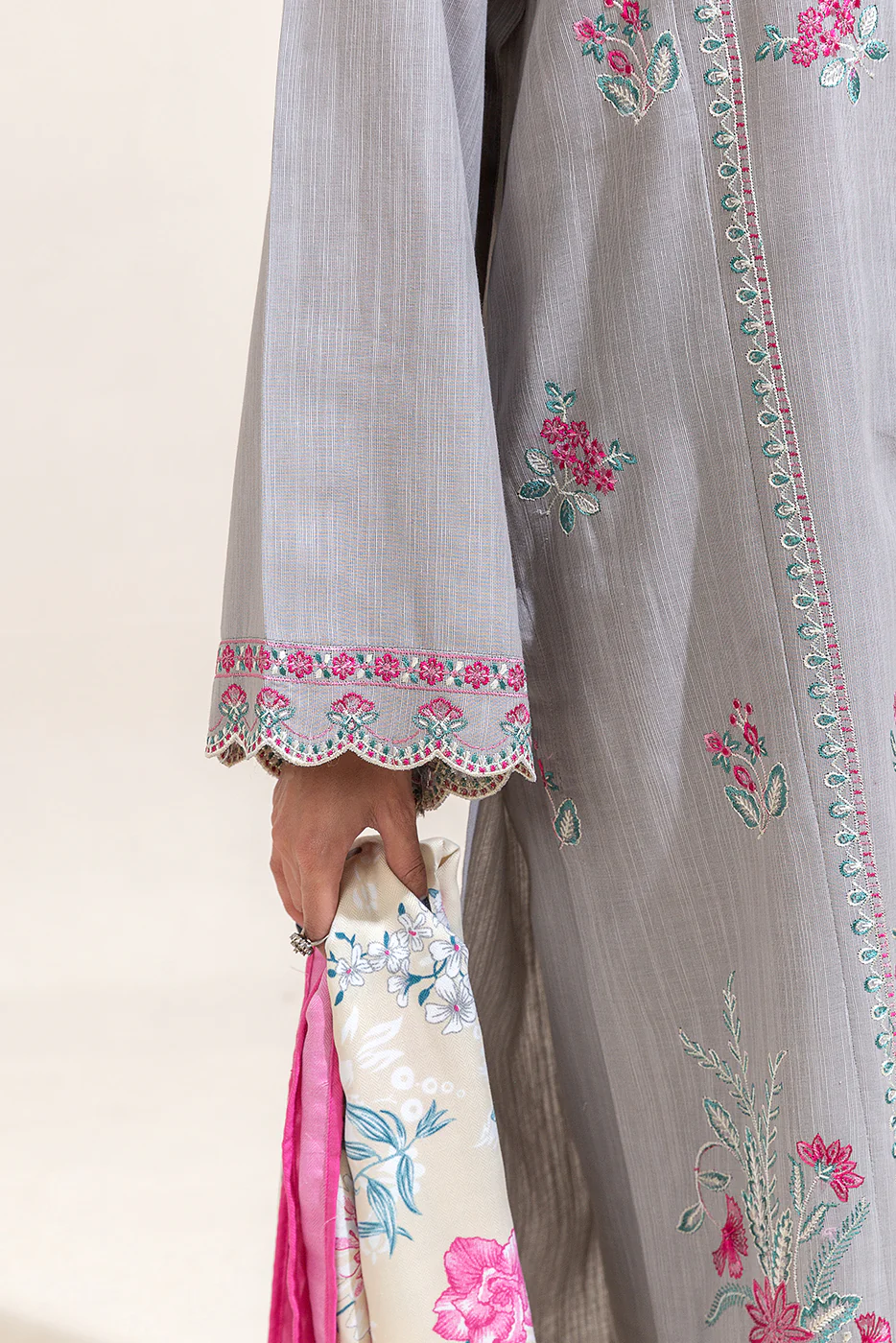 3 PIECE EMBROIDERED KHADDAR SUIT-CLOUD FLORA (UNSTITCHED) - Image 4