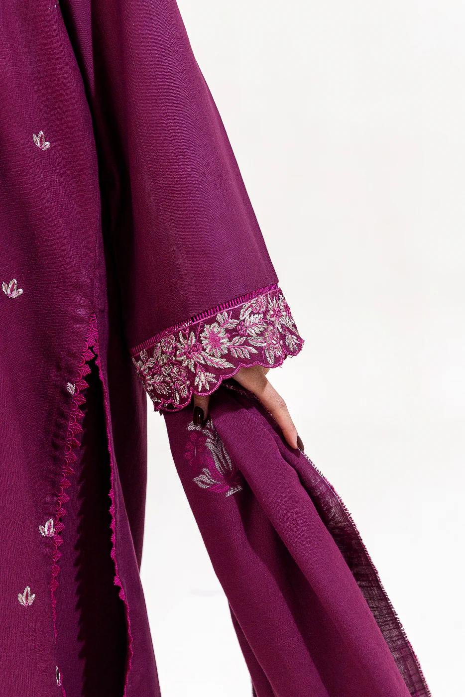 3 PIECE EMBROIDERED KHADDAR SUIT-BERRY MUSE (UNSTITCHED) - Image 6