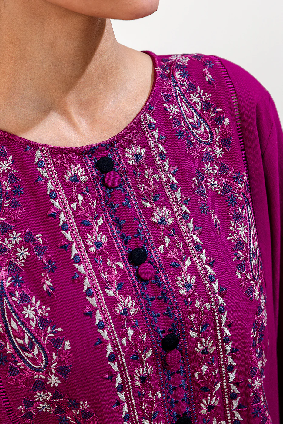 3 PIECE EMBROIDERED KHADDAR SUIT-MULBERRY ORCHID (UNSTITCHED) - Image 5