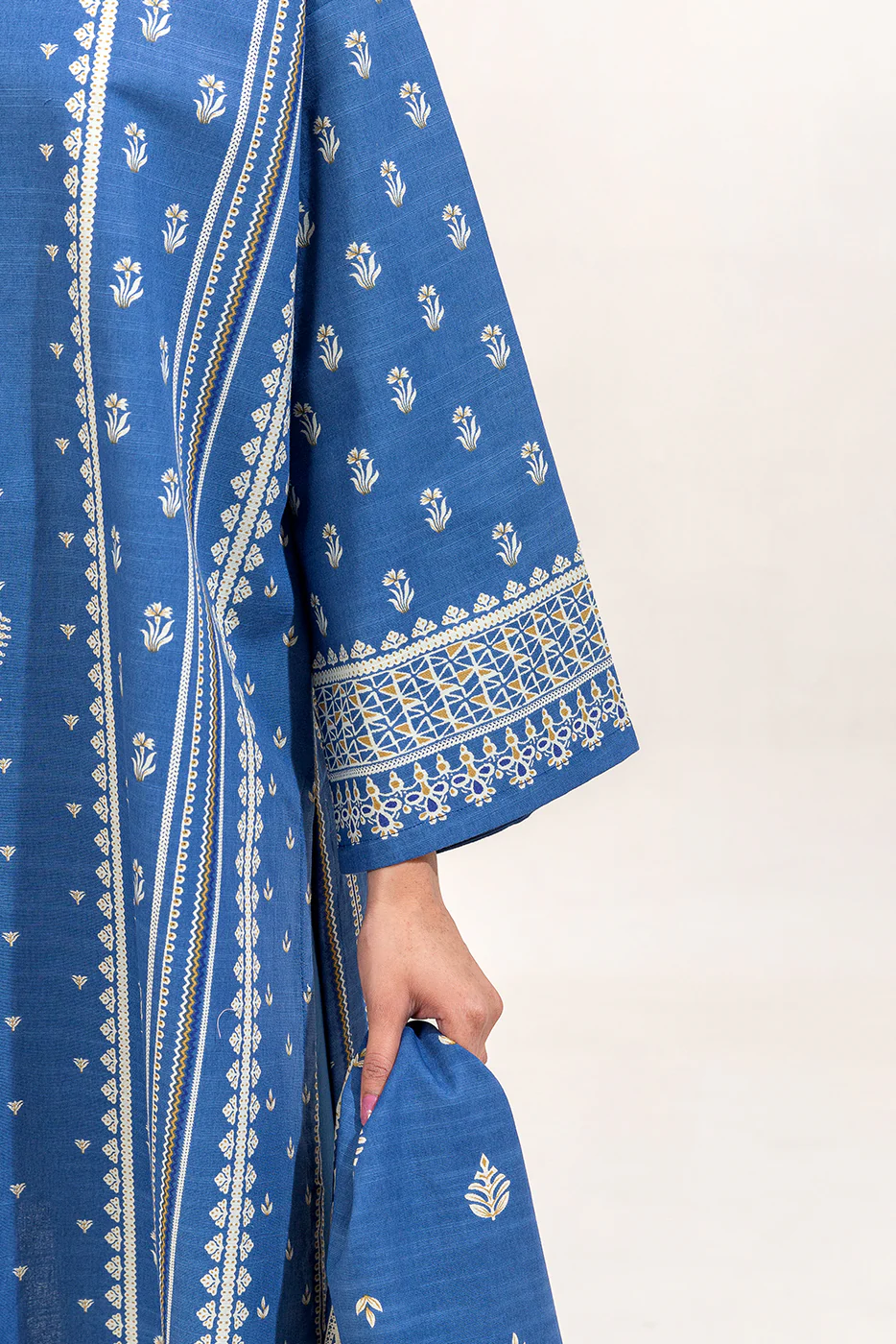 3 PIECE PRINTED KHADDAR SUIT-AZURE VERVE (UNSTITCHED) - Image 6