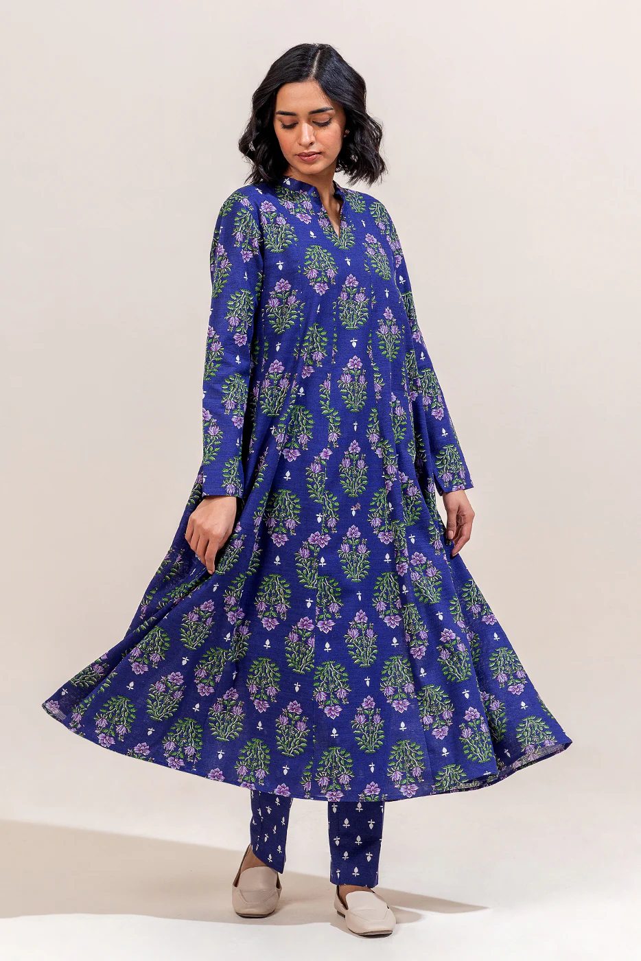 2 PIECE PRINTED KHADDAR SUIT-BERRY GARDEN (UNSTITCHED) - Image 4