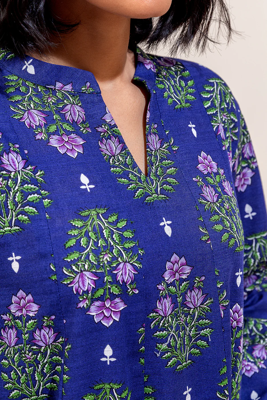 2 PIECE PRINTED KHADDAR SUIT-BERRY GARDEN (UNSTITCHED) - Image 5