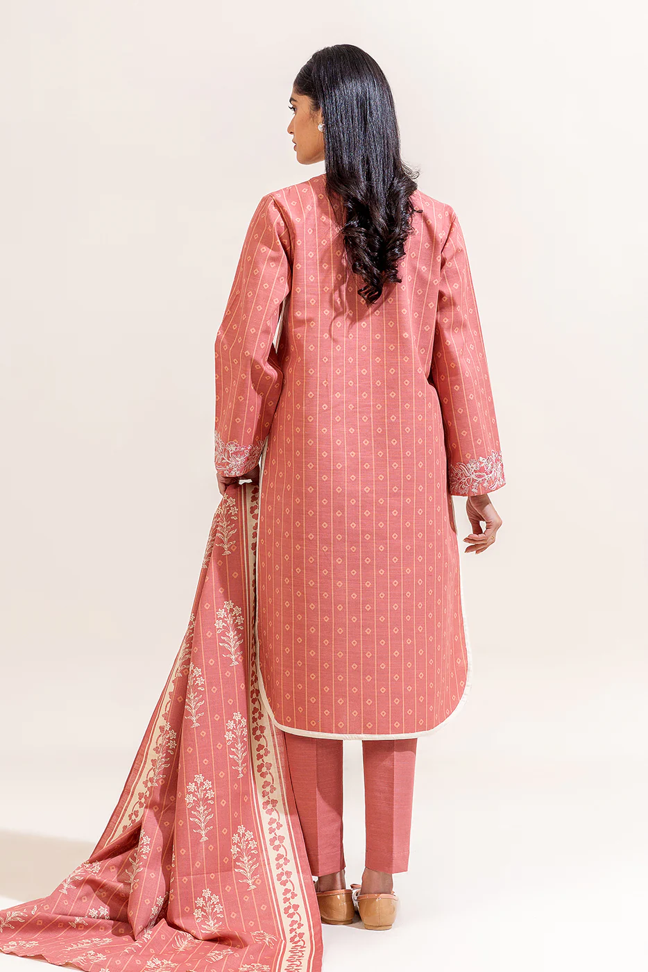 3 PIECE EMBROIDERED KHADDAR SUIT-CORAL CREPE (UNSTITCHED) - Image 3