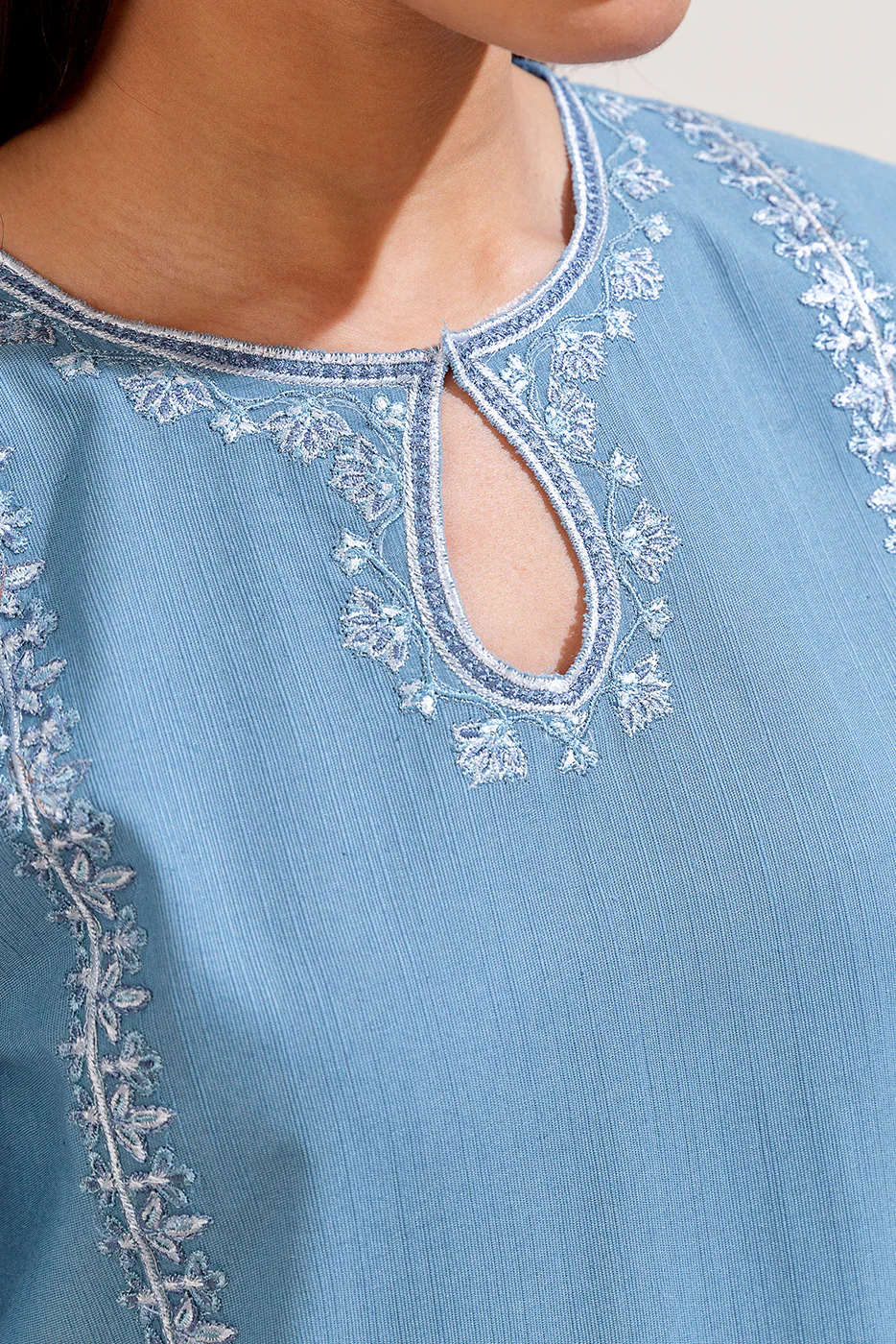 3 PIECE EMBROIDERED KHADDAR SUIT-TENDER BLUE (UNSTITCHED) - Image 5