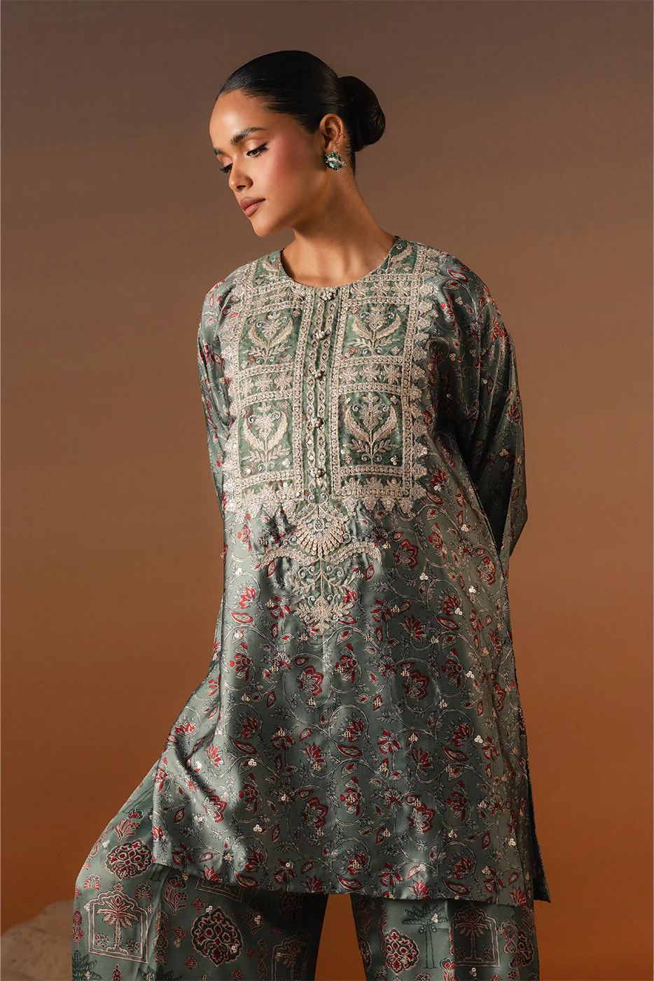 2 PIECE EMBROIDERED SHAMOZE SILK SUIT (LUXURY-PRET) - Image 2