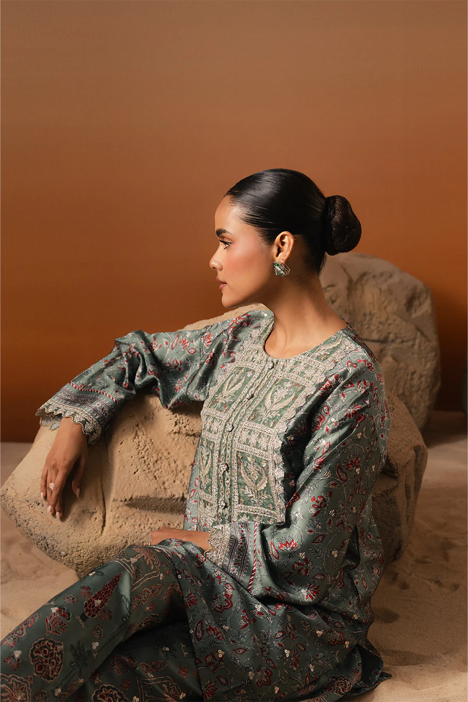 2 PIECE EMBROIDERED SHAMOZE SILK SUIT (LUXURY-PRET) - Image 3