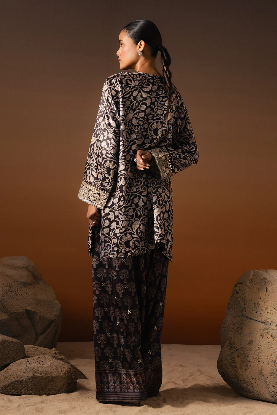 2 PIECE EMBROIDERED SHAMOZE SILK SUIT (LUXURY PRET) - Image 6