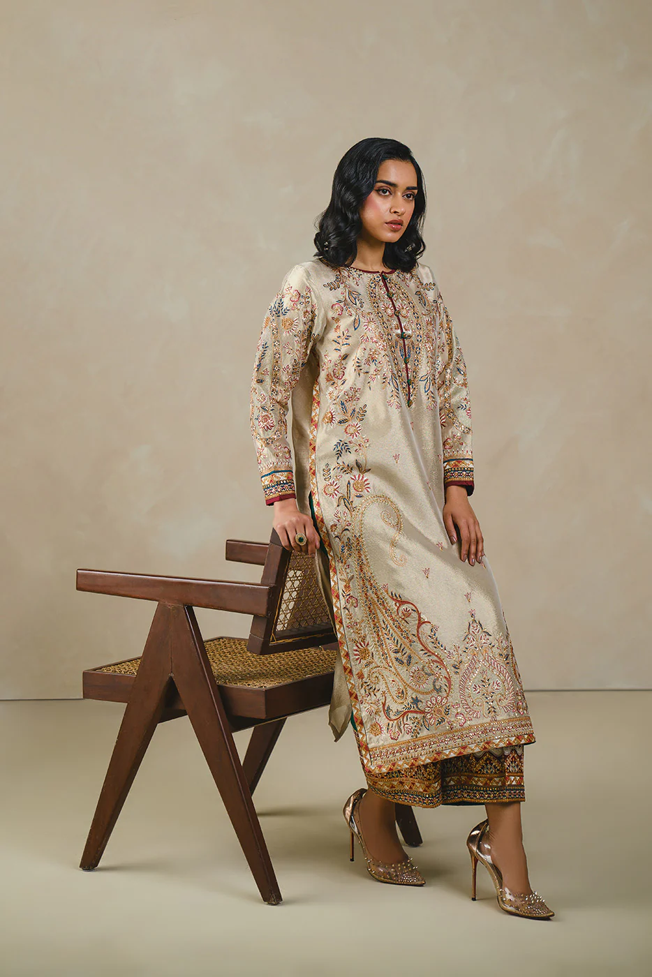 2 PIECE EMBROIDERED TISSUE SUIT (LUXURY PRET) - Image 3