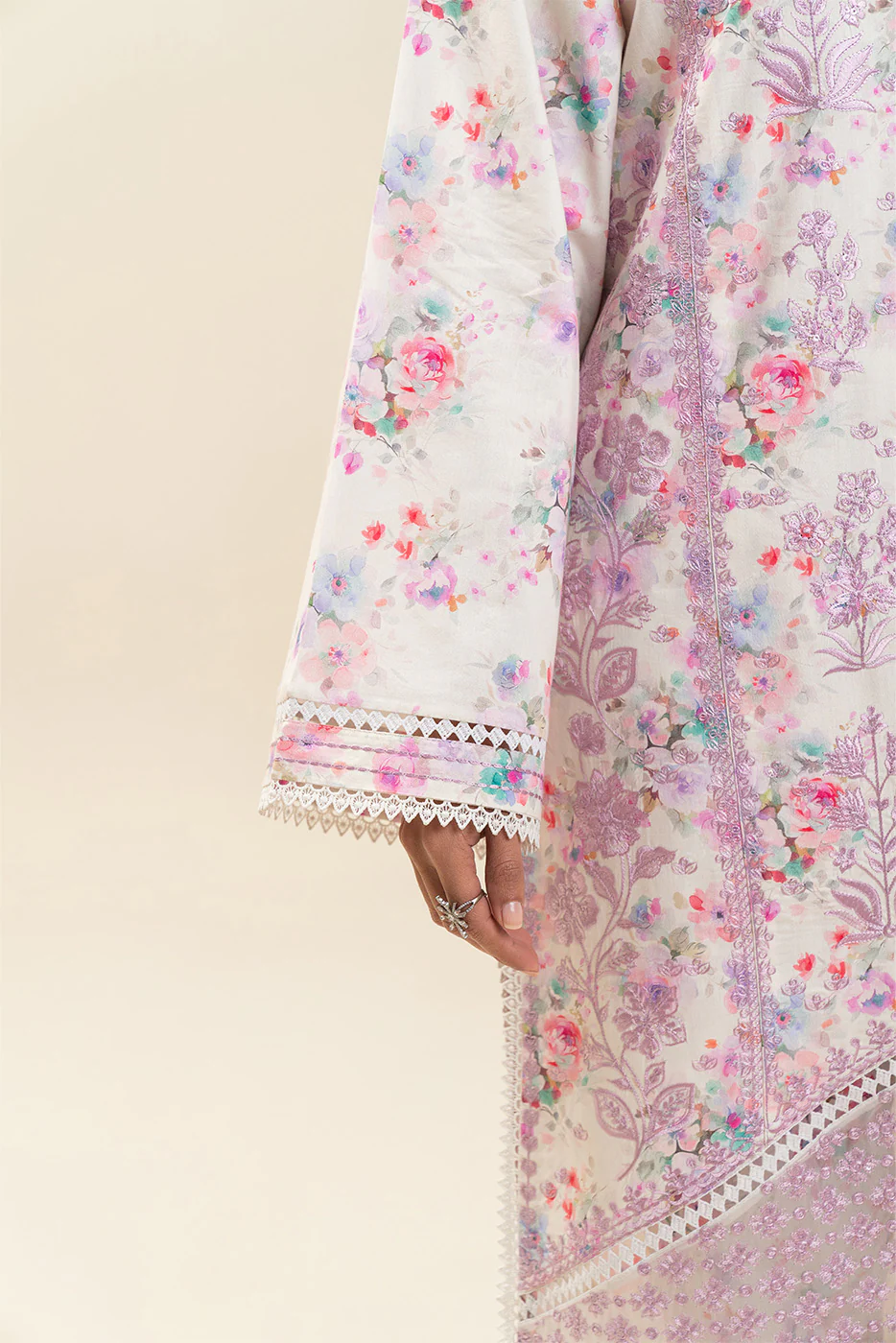 3 PIECE EMBROIDERED COTTON VISCOSE SUIT (PRET) - Image 6