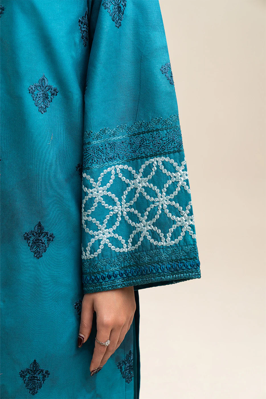 3 PIECE EMBROIDERED COTTON VISCOSE SUIT (HIGH CASUAL) - Image 6