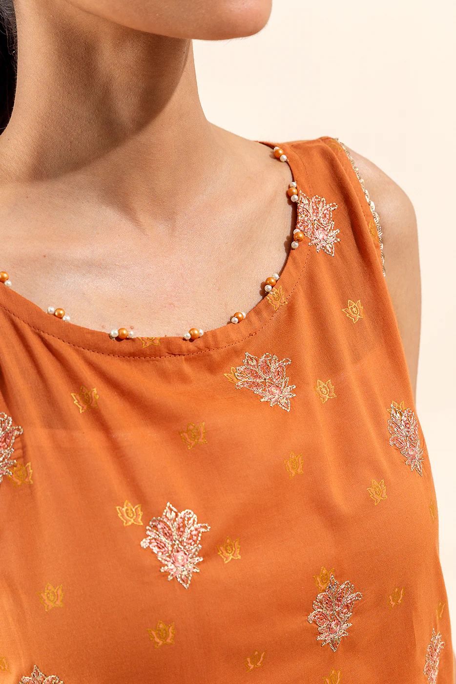 3 PIECE EMBROIDERED LAWN SUIT-SUNSET YAM (UNSTITCHED) - Image 5