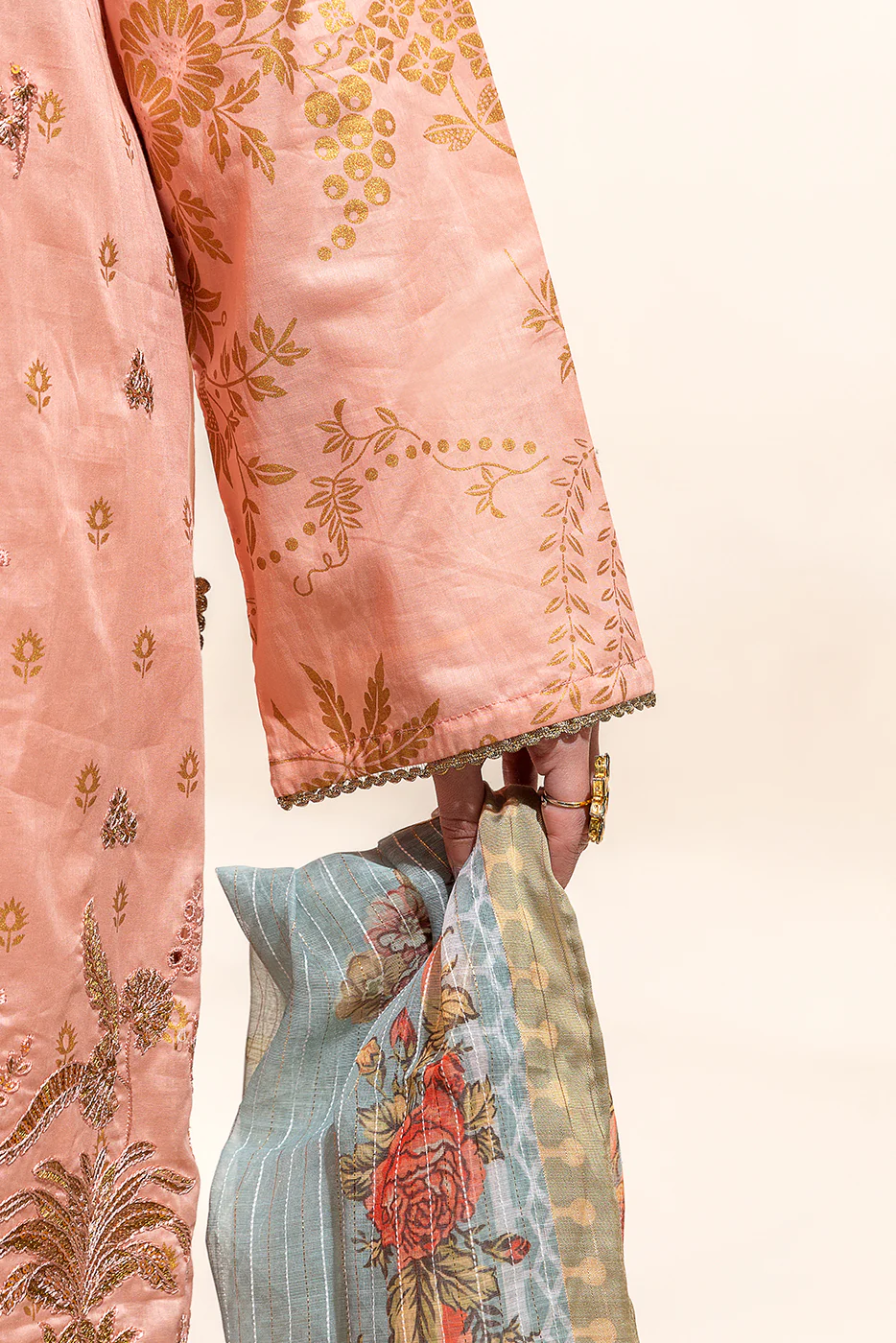 3 PIECE EMBROIDERED LAWN SUIT-ROSETTE DAWN (UNSTITCHED) - Image 3