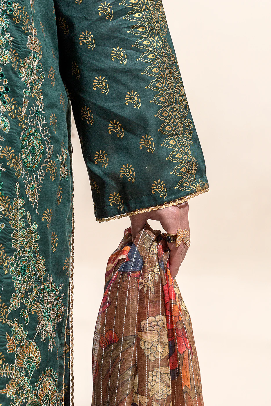 3 PIECE EMBROIDERED LAWN SUIT-EMERALD SPRUCE(UNSTITCHED) - Image 3