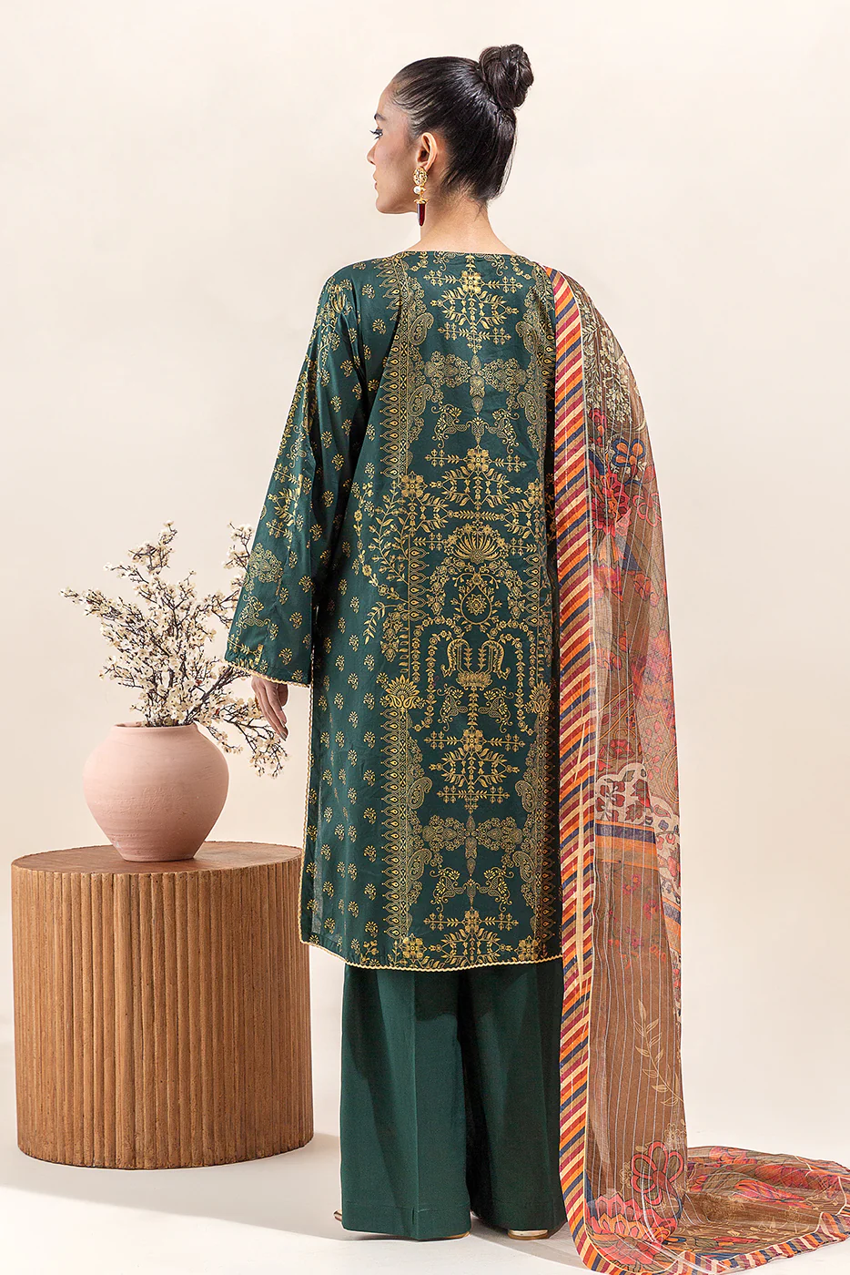 3 PIECE EMBROIDERED LAWN SUIT-EMERALD SPRUCE(UNSTITCHED) - Image 5