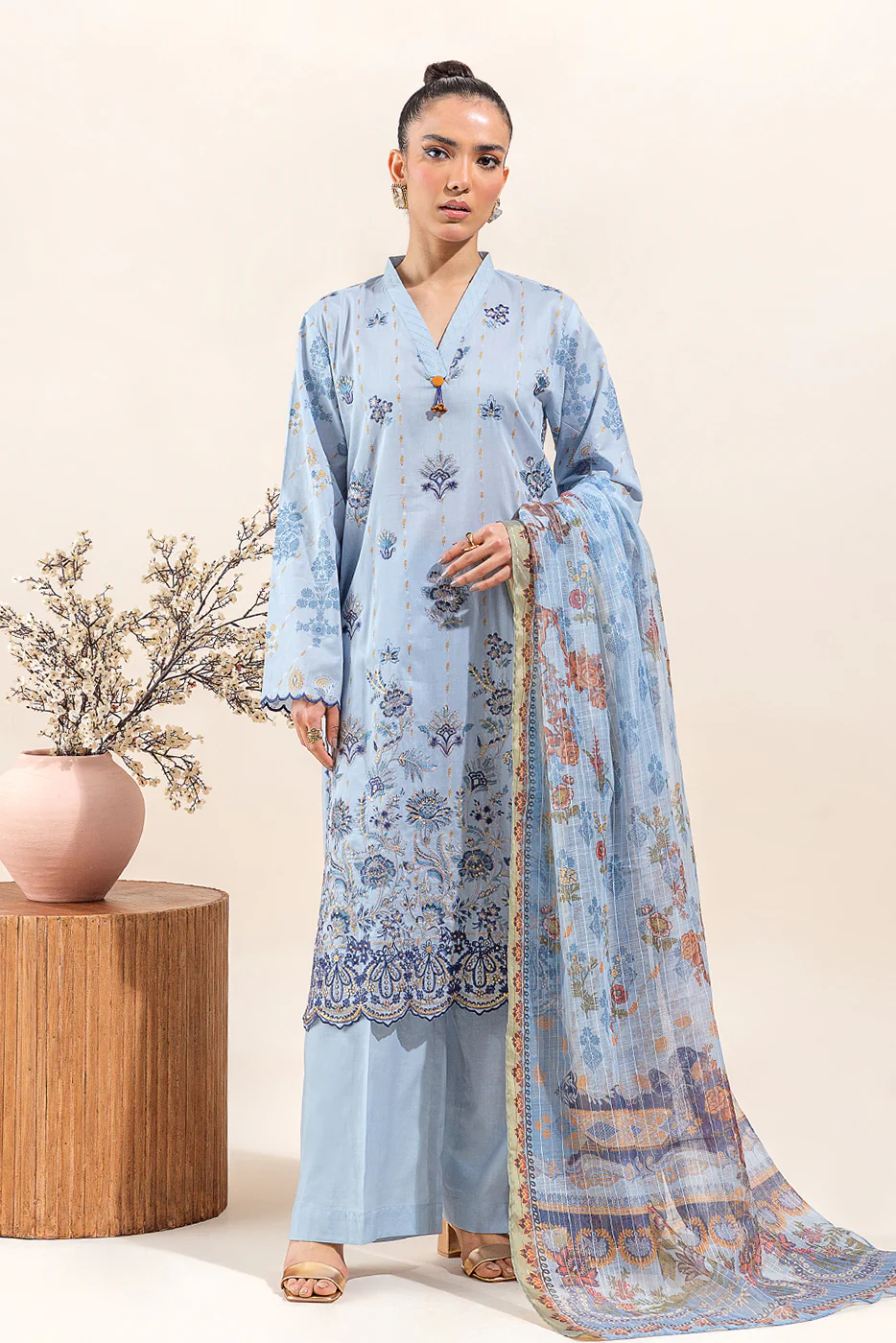 3 PIECE EMBROIDERED LAWN SUIT-SMOKEY BLOSSOM (UNSTITCHED) - Image 5