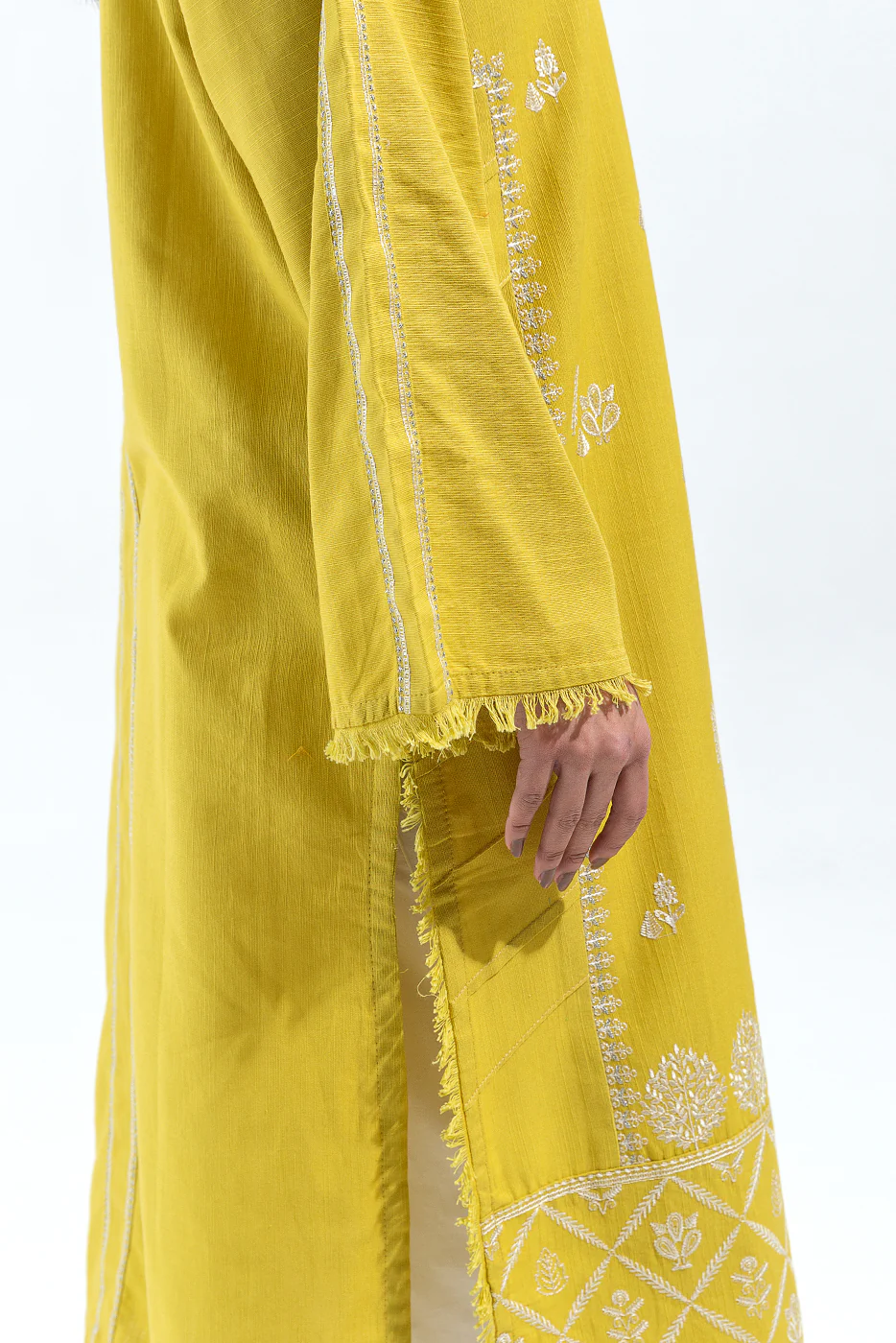 EMBROIDERED SLUB KHADDAR SHIRT (PRET) - Image 2