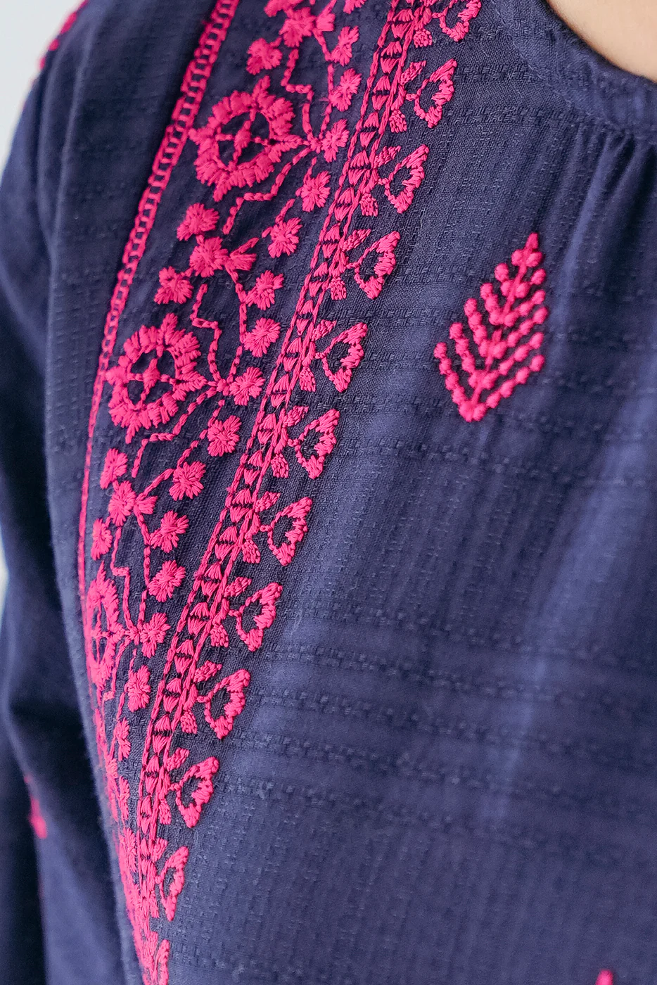 EMBROIDERED DOBBY SHIRT (PRET) - Image 3