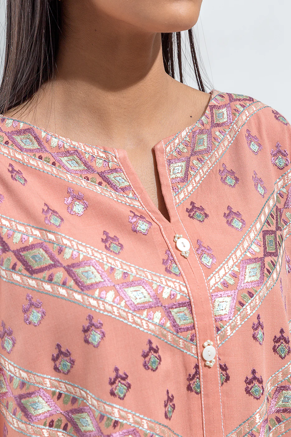 2 PIECE EMBROIDERED CHAMBREY SUIT(PRET) - Image 4