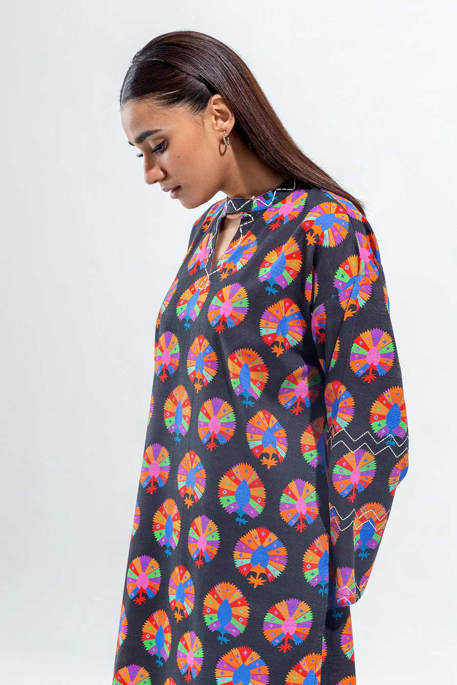 2 PIECE PRINTED KHADDAR SUIT (PRET) - Image 3