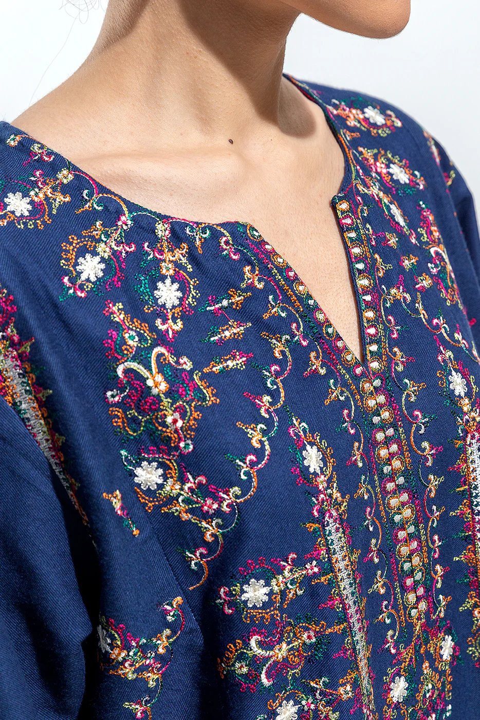 EMBROIDERED CHAMBREY SHIRT (PRET) - Image 4