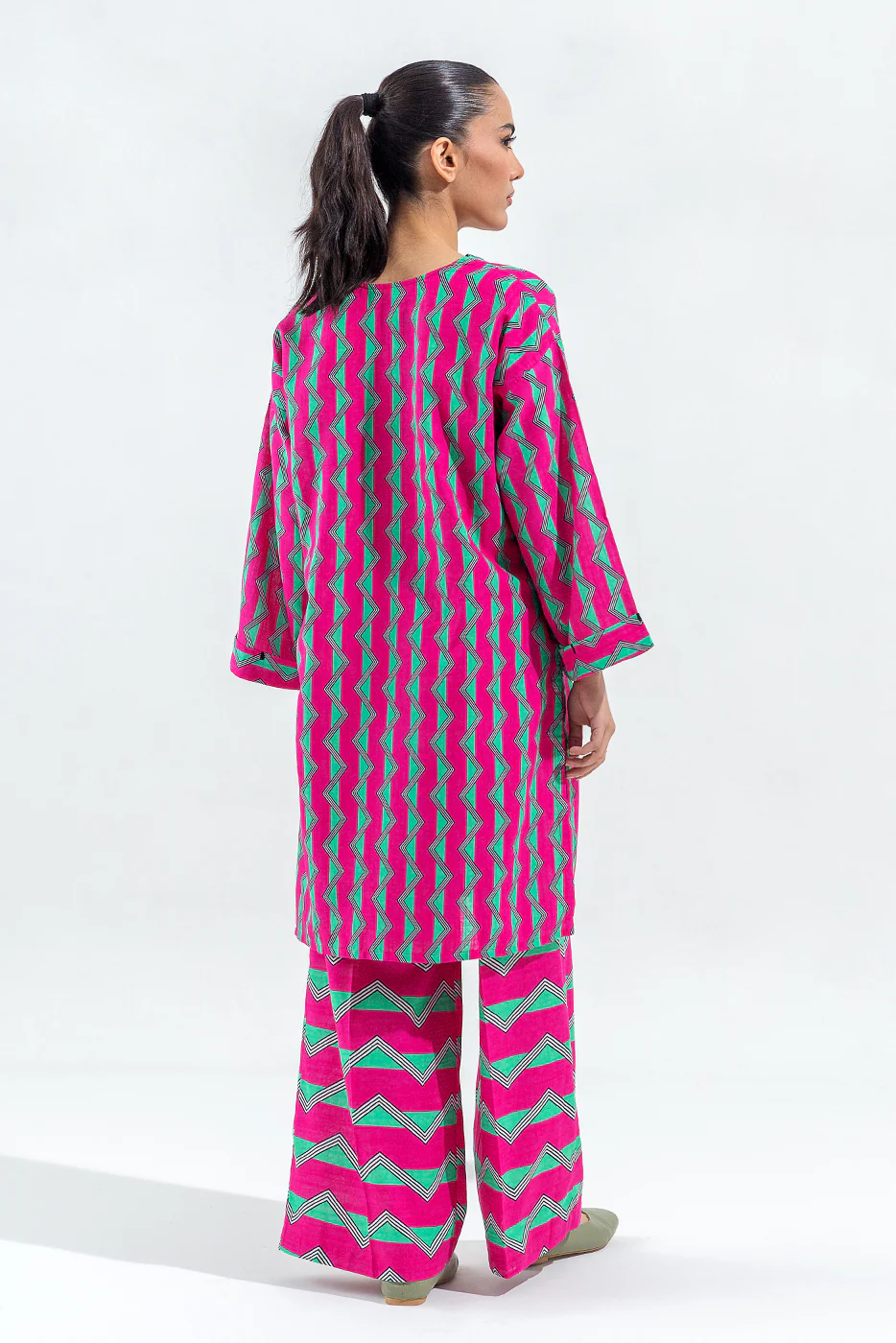 2 PIECE PRINTED SLUB KHADDAR SUIT (PRET) - Image 3