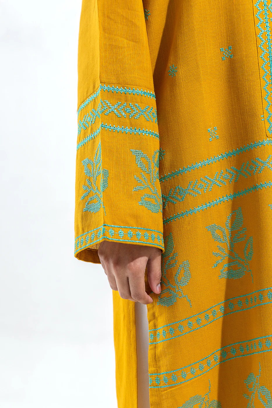 EMBROIDERED SLUB KHADDAR SHIRT(PRET) - Image 4
