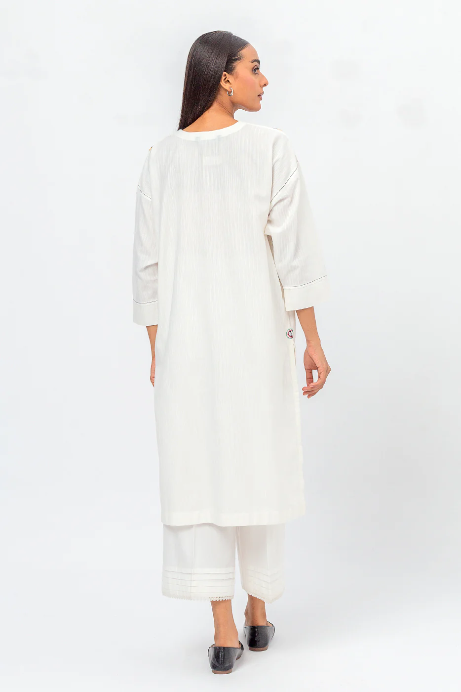EMBROIDERED SLUB KHADDAR SHIRT (PRET) - Image 2
