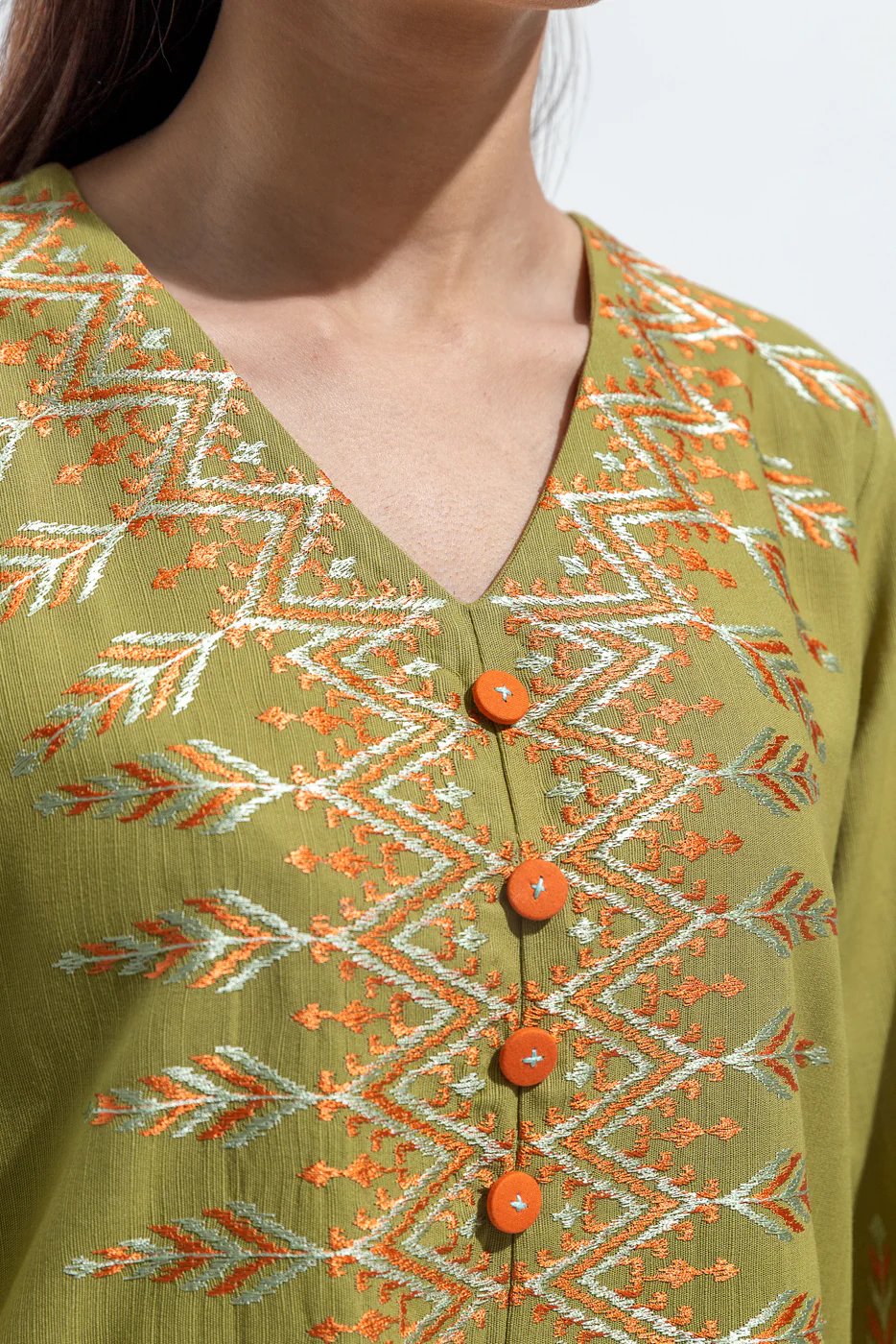 2 PIECE EMBROIDERED SLUB KHADDAR SUIT (PRET) - Image 4