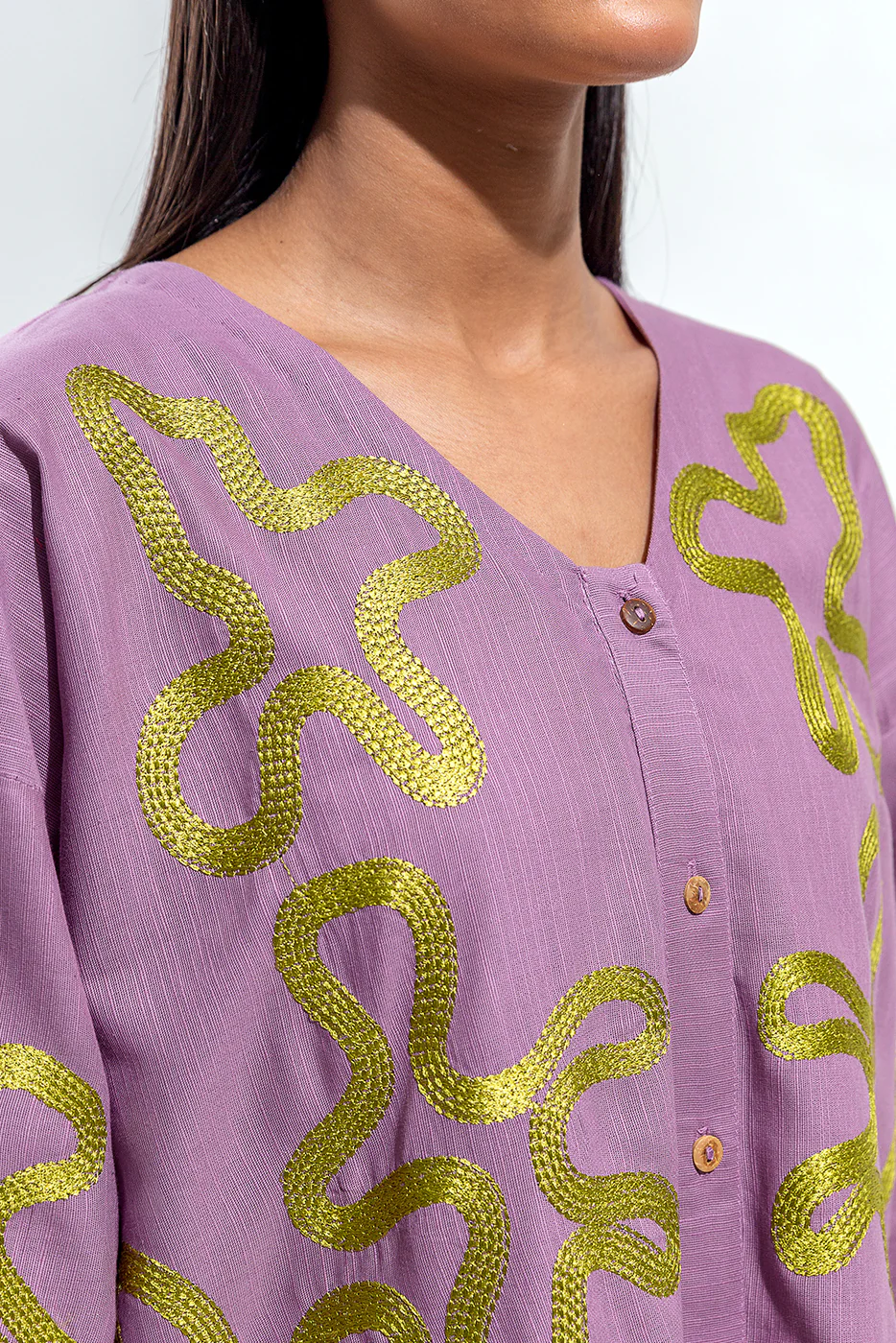 EMBROIDERED SLUB KHADDAR SHIRT (PRET) - Image 2