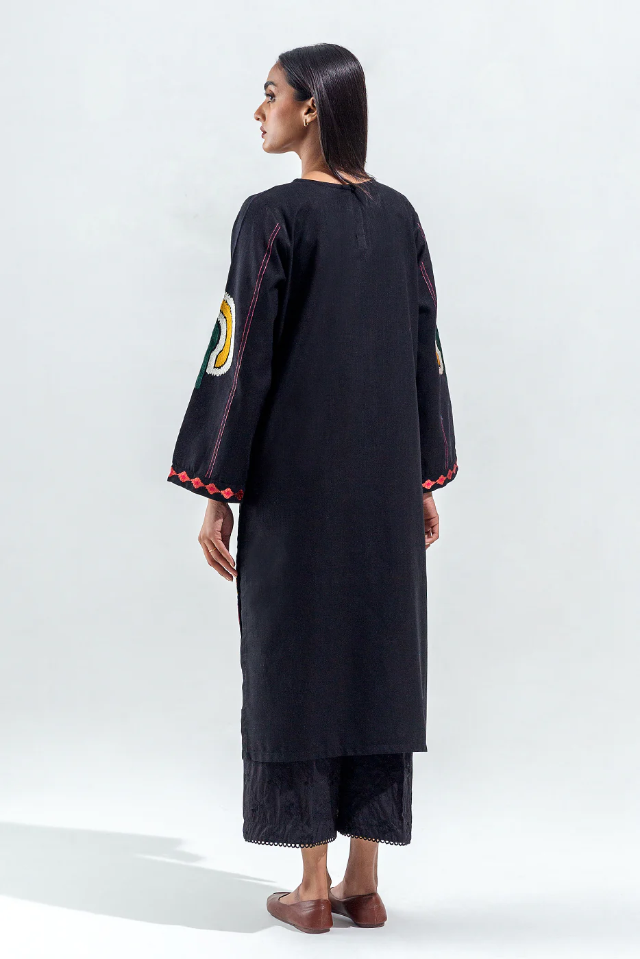 EMBROIDERED SLUB KHADDAR SHIRT (PRET) - Image 3
