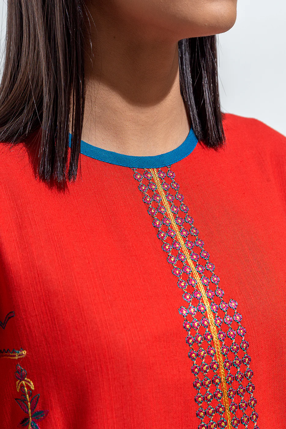 EMBROIDERED SLUB KHADDAR SHIRT(PRET) - Image 4
