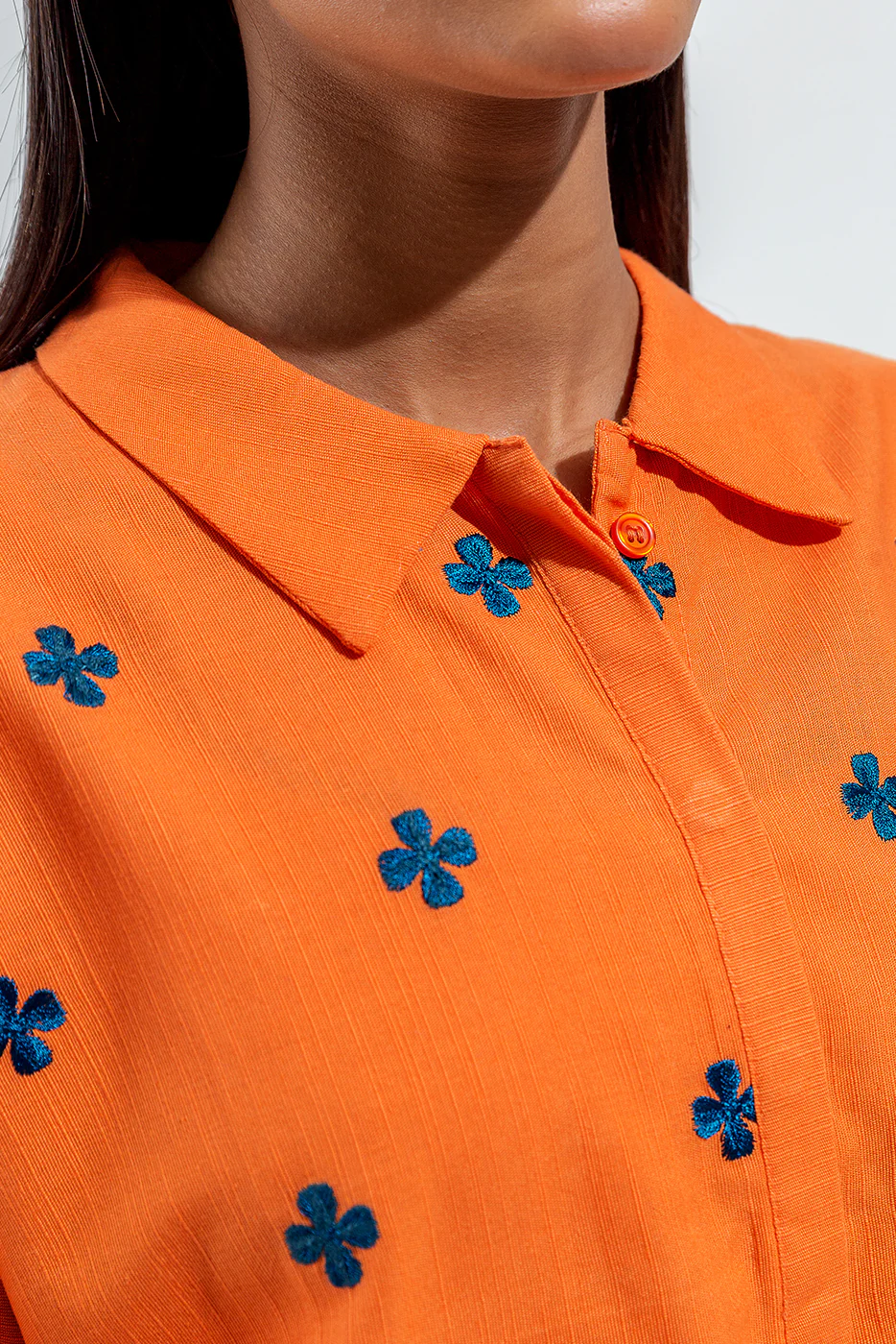 EMBROIDERED SLUB KHADDAR TOP (PRET) - Image 4