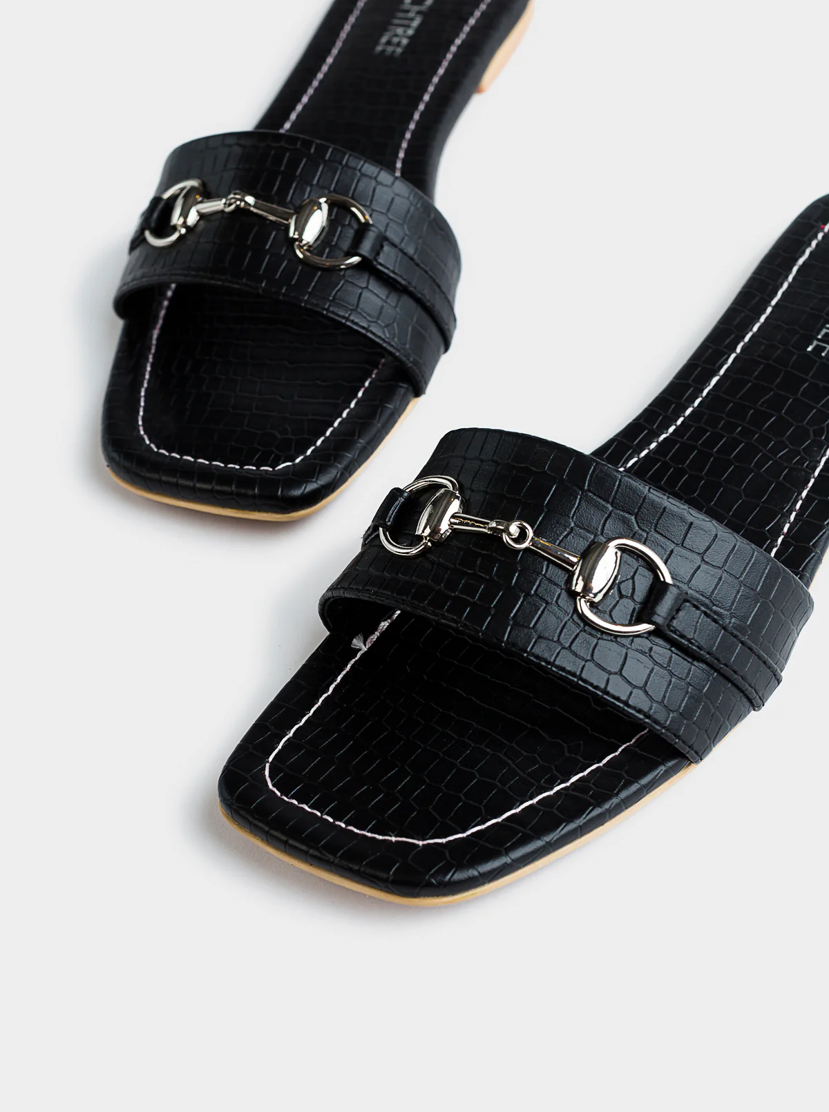 FOOTWEAR - Image 2