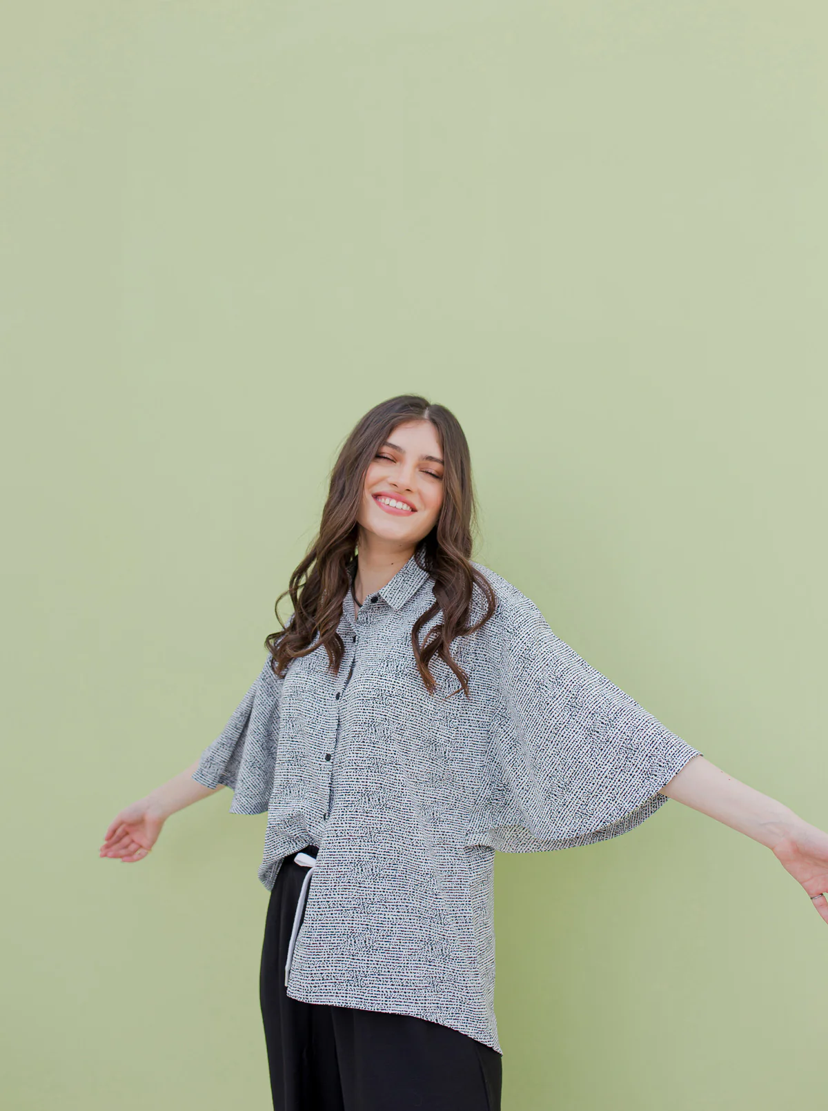 PRINTED PETAL SLEEVE TOP